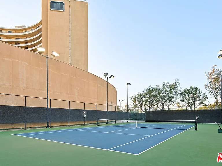 4316 Marina City Dr #531 — Photo 26