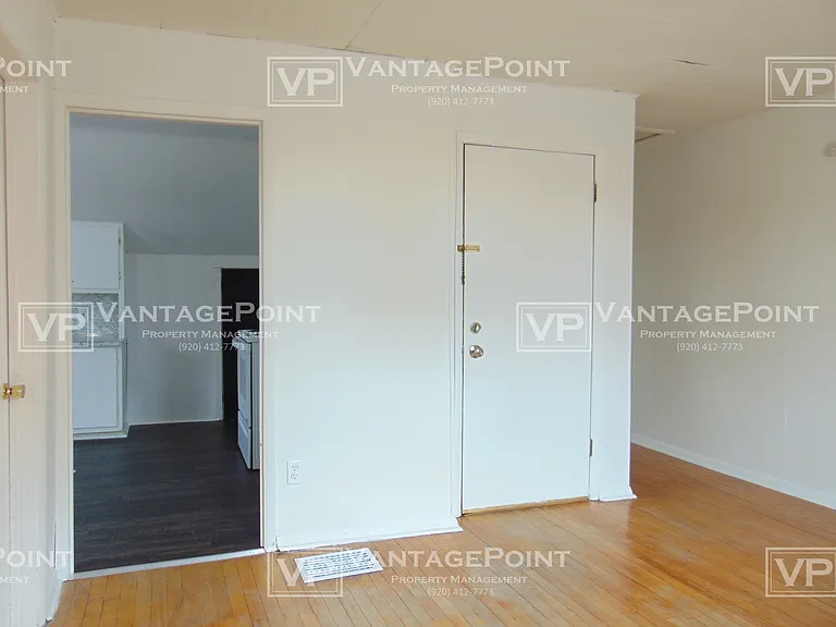 1163 McCormick St — Photo 7