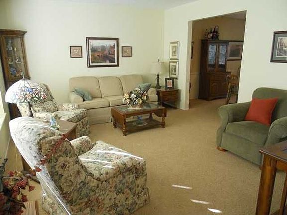 3rd image of 1319 N Magnolia Ave