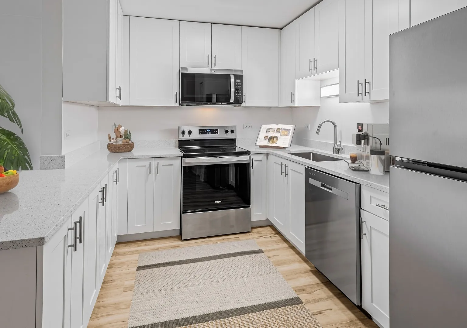 Modern 2 Bedroom Apartments | Recently Renovated | Pet Friendly | Prime Location — Photo 2