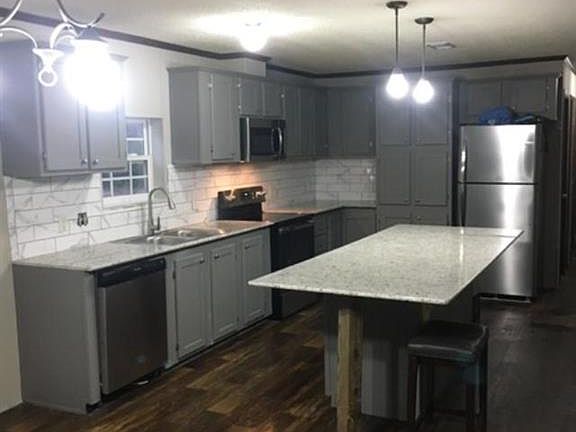3rd image of 307 Black Oak Dr
