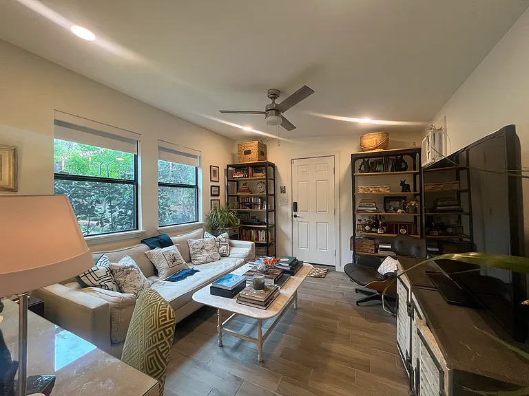 1452 Cedar Hill Ave — Photo 4