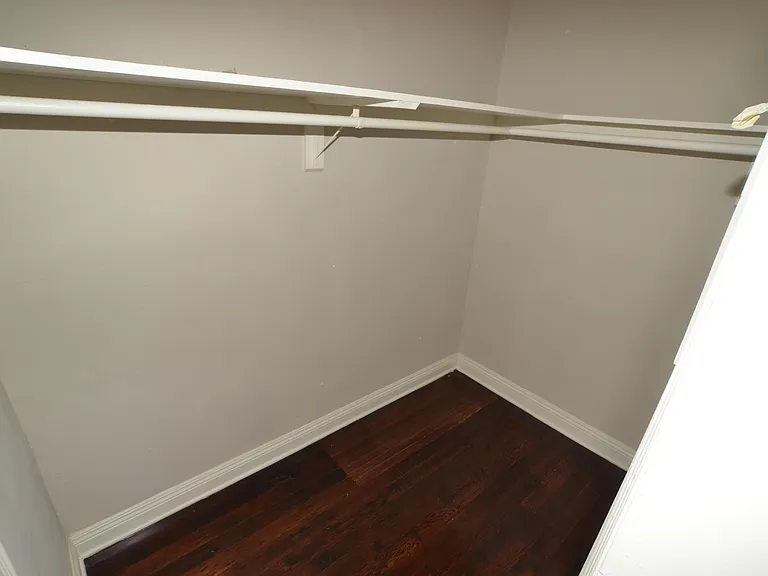 La Chandelle Apts...Charming building...Renovated Apartments Available...Hardwood Floors! — Photo 19