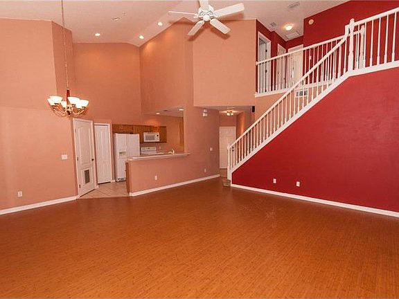 5th image of 692 Seabrook Ct Unit 203