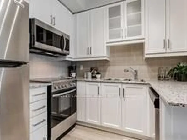 60 Byng Ave #412, Toronto, ON M2N 7K3
