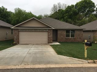 952 W Meadowmere St, Springfield, MO 65807