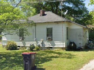 39 Middle St, Red Springs, NC 28377