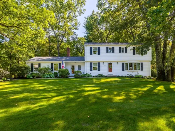 26 Applewood Rd, West Boylston, MA 01583