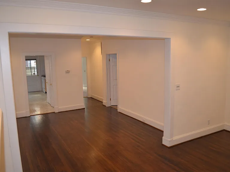 621 W Princess Anne Rd — Photo 14