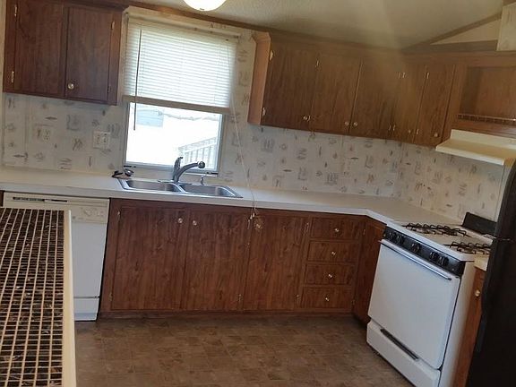3rd image of 600 W 15th St Lot 16