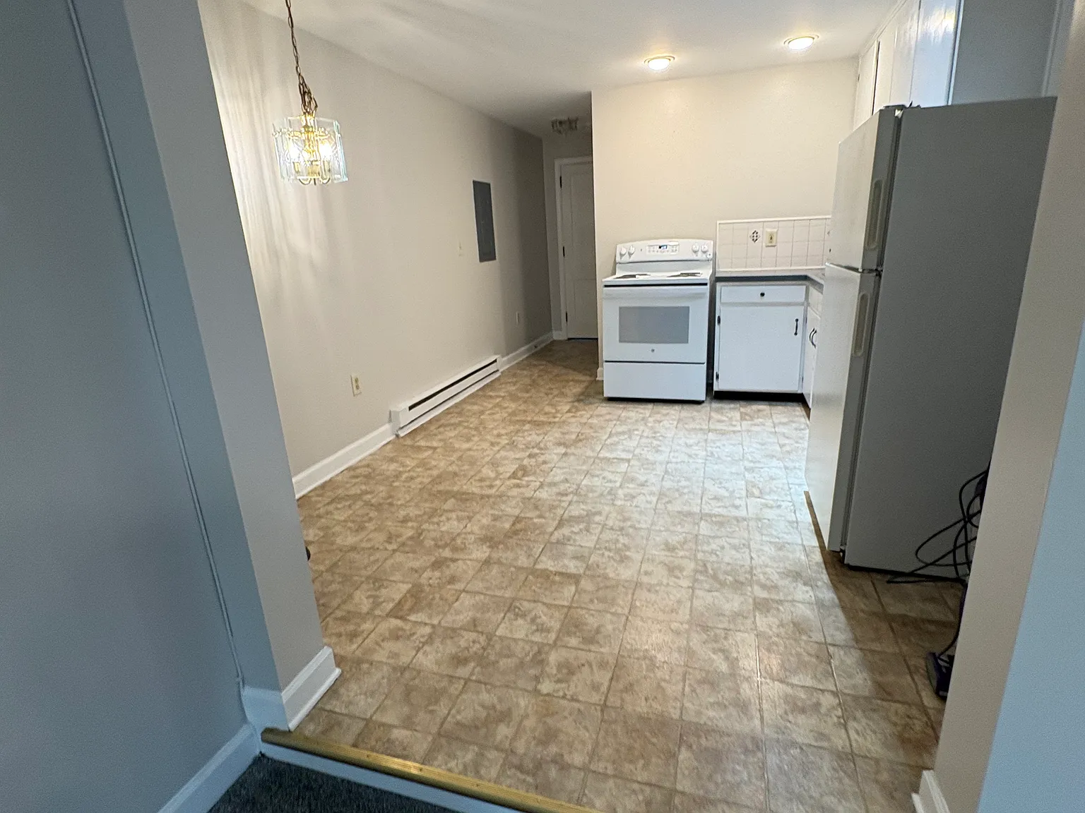 1 bed, 700 sqft, $940 — Photo 3