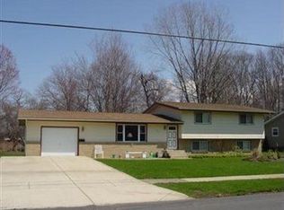 796 Grove St, Conneaut, OH 44030