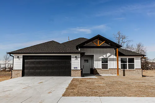 1413 Emelyn Ln Photo 1