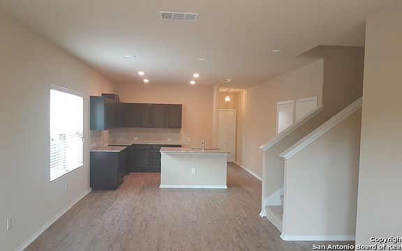 3rd image of 718 Pelican Bch