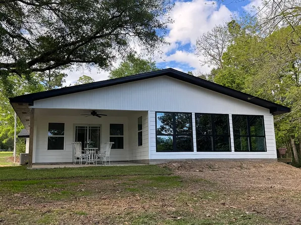 13 Magnolia Dr, Perkinston, MS 39573