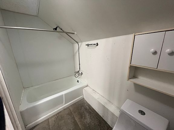 3rd image of 27 Cassell St #2