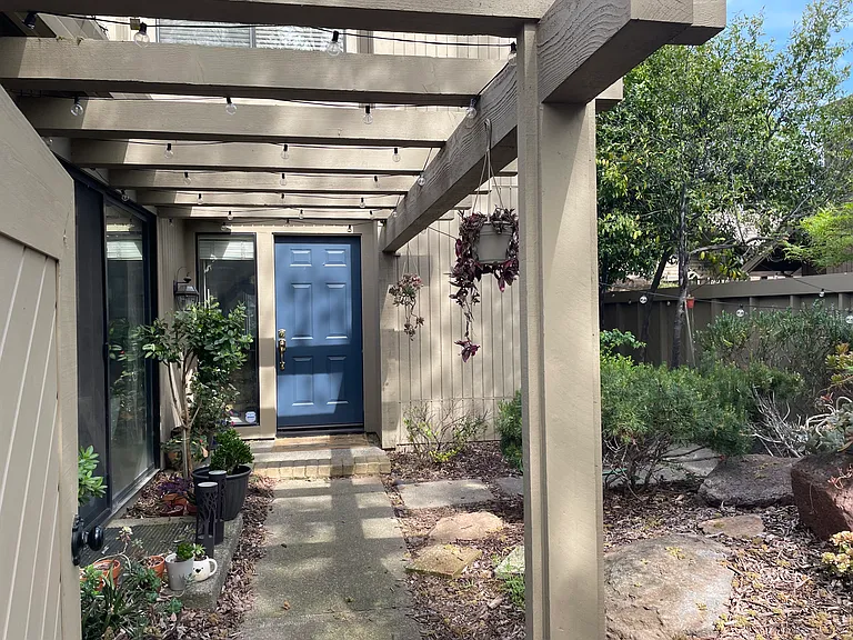 1915 Discovery Village Ln — Photo 22
