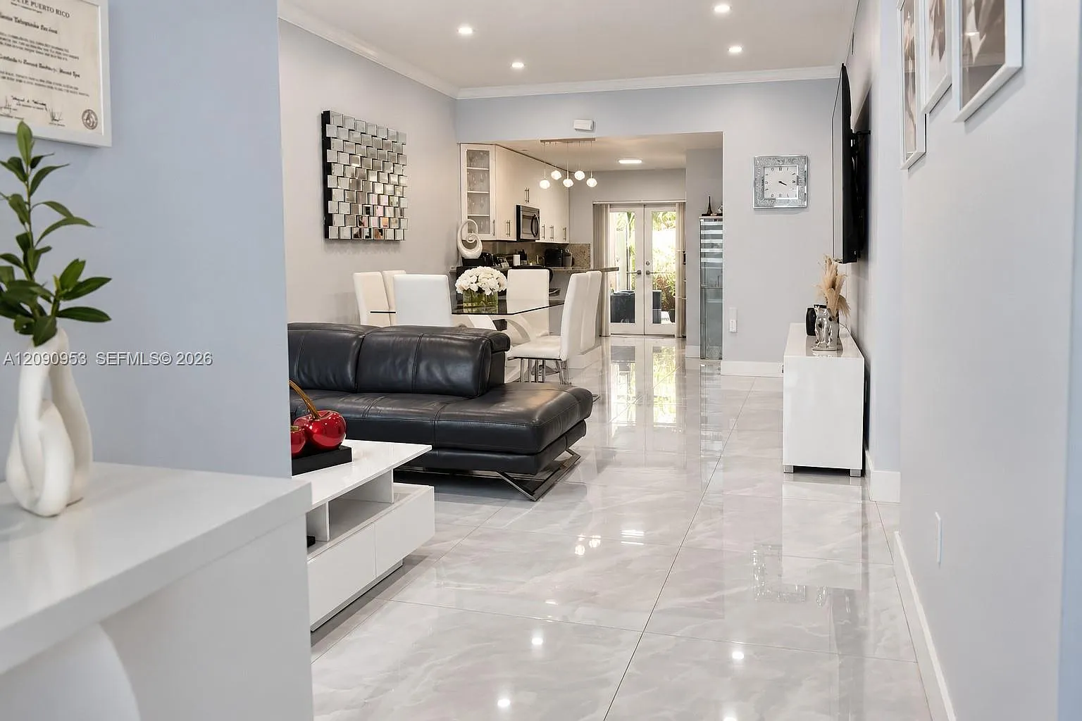 Bird Lakes Townhouse Sec — Photo 2