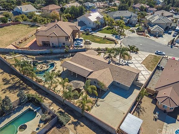 4th image of 26026 Chateau Ct