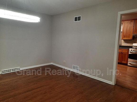 4th image of 63 Marion Ave