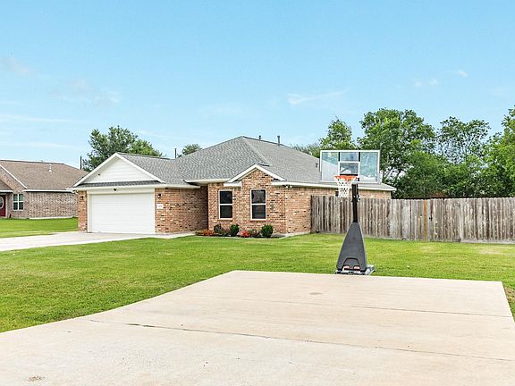3rd image of 6108 Fox Ridge Dr