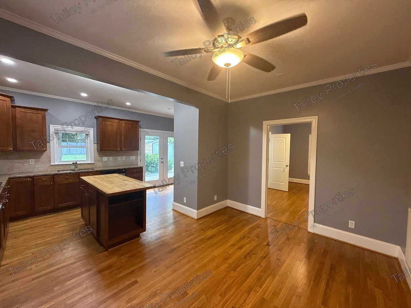 4 bed, 3.0 bath, $3,149 — Photo 4