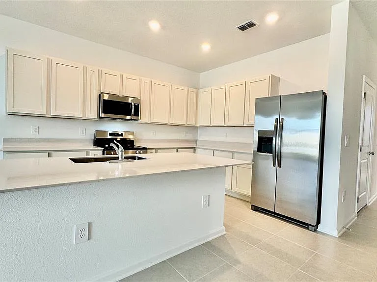 319 Sol Vista Dr — Photo 3
