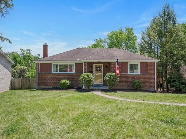 18 Cypress Dr, Carnegie, PA 15106