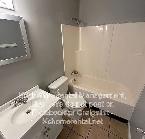 7227 Gilmore Ave — Photo 10