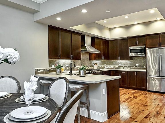 4th image of 100 1st St Unit 214