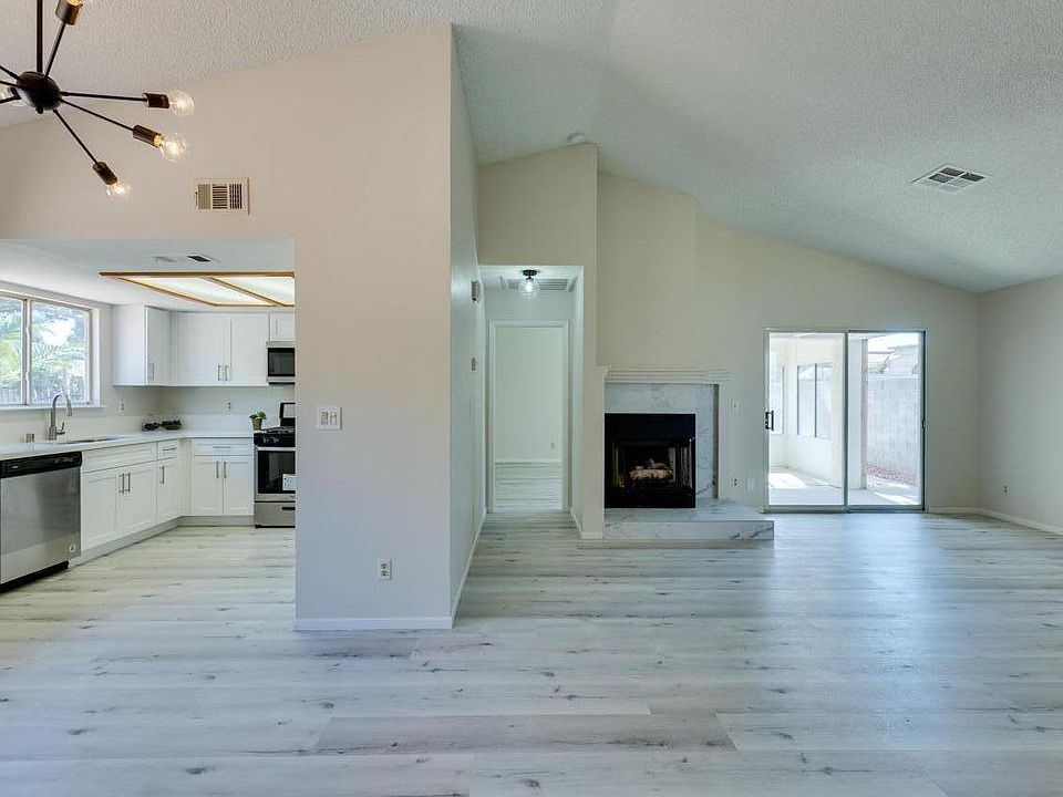 582 Searchlight Dr, Las Vegas, NV 89110 Zillow