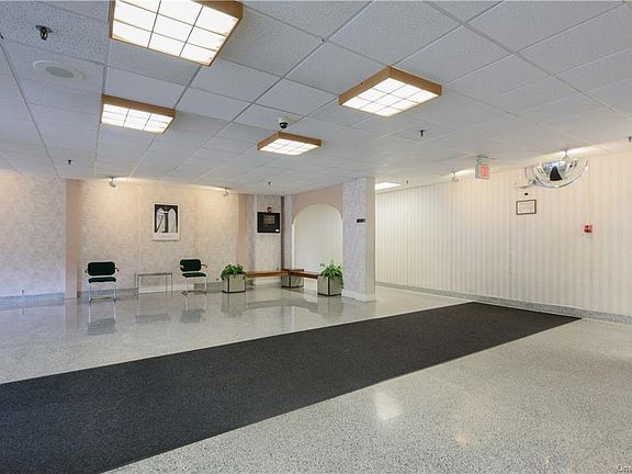4th image of 377 N Broadway #716