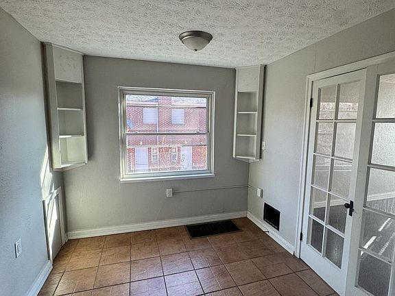 3rd image of 321 W Norman Ave Unit 4