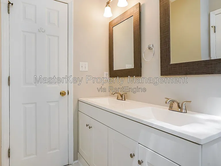 1600 Nesfield Pl — Photo 16