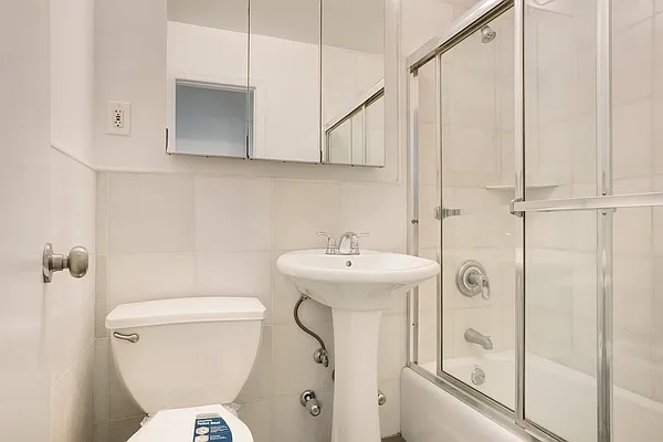 Rented by Bond New York | media 5