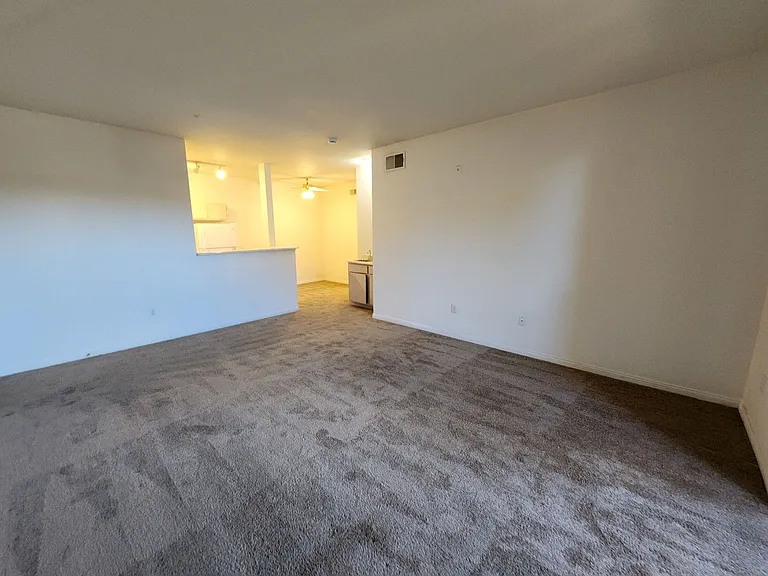 231 W Horizon Ridge Pkwy #417 — Photo 6