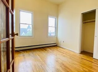 21-79 Steinway St #3B, Astoria, NY 11105
