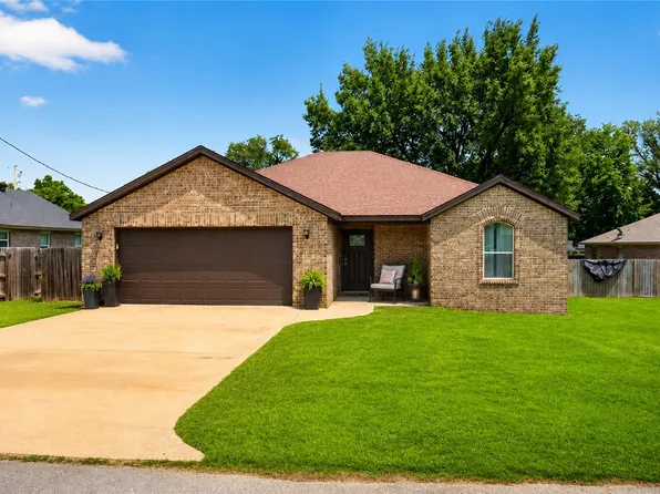 500 6th Ave, Gravette, AR 72736