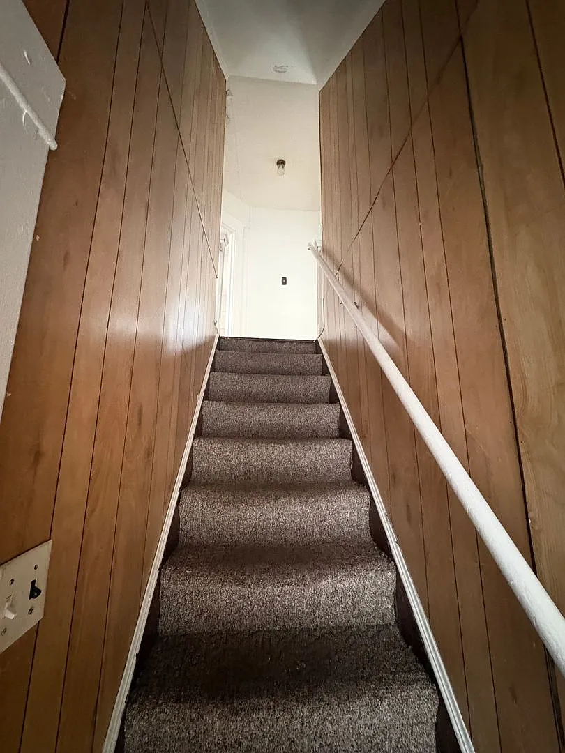 1441 W Wood St — Photo 3