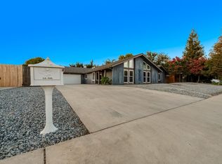 3610 W Dorothea Ave, Visalia, CA 93277