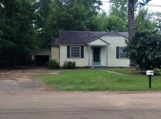 2003 Brooklane Dr, Hattiesburg, MS 39401