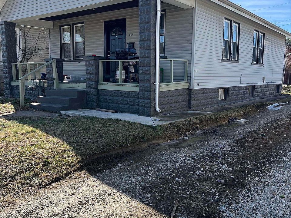 2nd image of 1015 Henning Ave