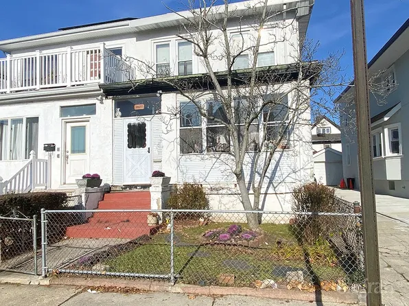 3827 Laurel Ave, Brooklyn, NY 11224