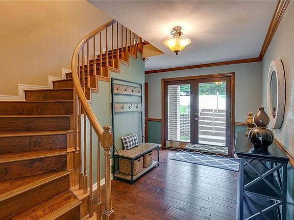 4th image of 11525 Blue Creek Dr