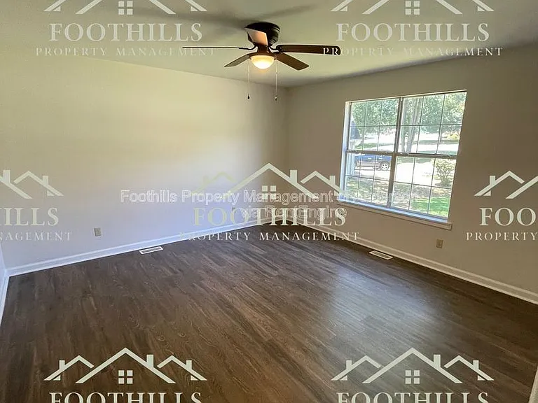 3109 Pinehurst Ln — Photo 6