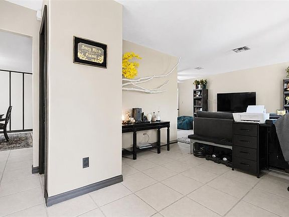 3rd image of 4623 CONWAY GARDENS ROAD