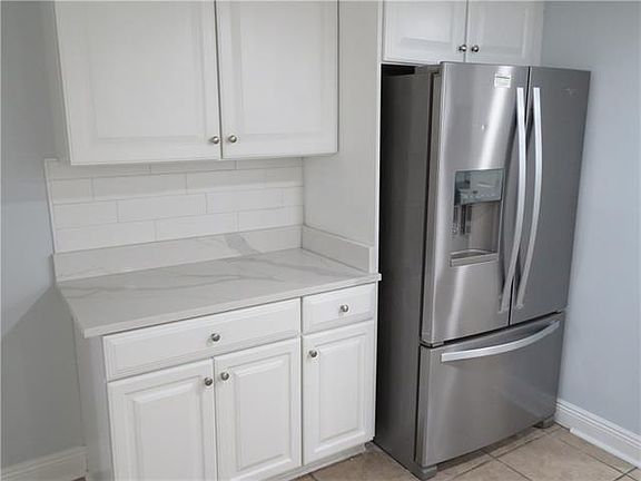 2nd image of 5012-14 Newlands St