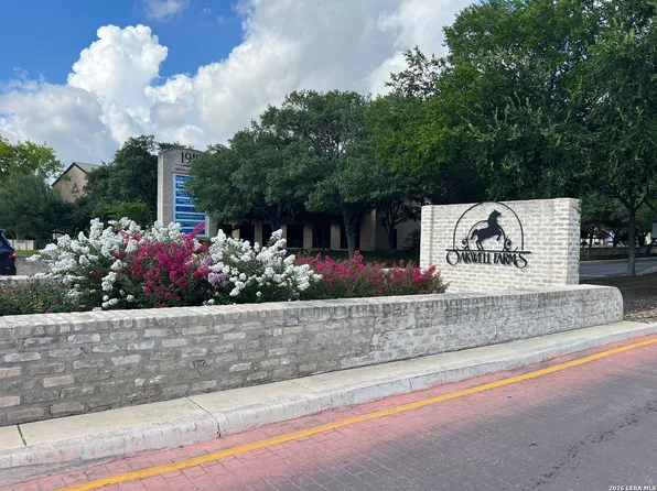 83 Oakwell Farms Pkwy #83, San Antonio, TX 78218