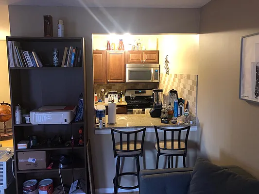 Rented by Premier Metro Realty Corp | media 29