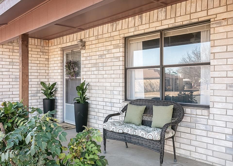 1st image of 114 Green Meadows Ln